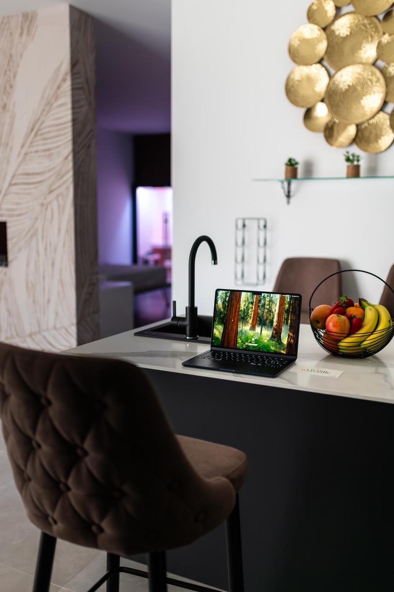 Luxury Suite New Look 莫诺波利 外观 照片
