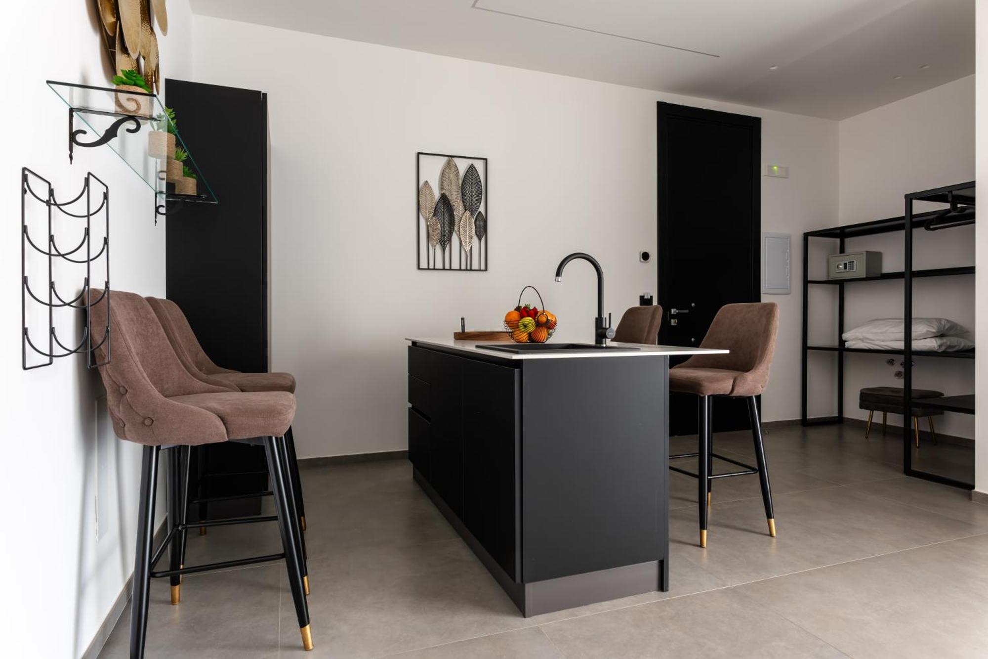 Luxury Suite New Look 莫诺波利 外观 照片