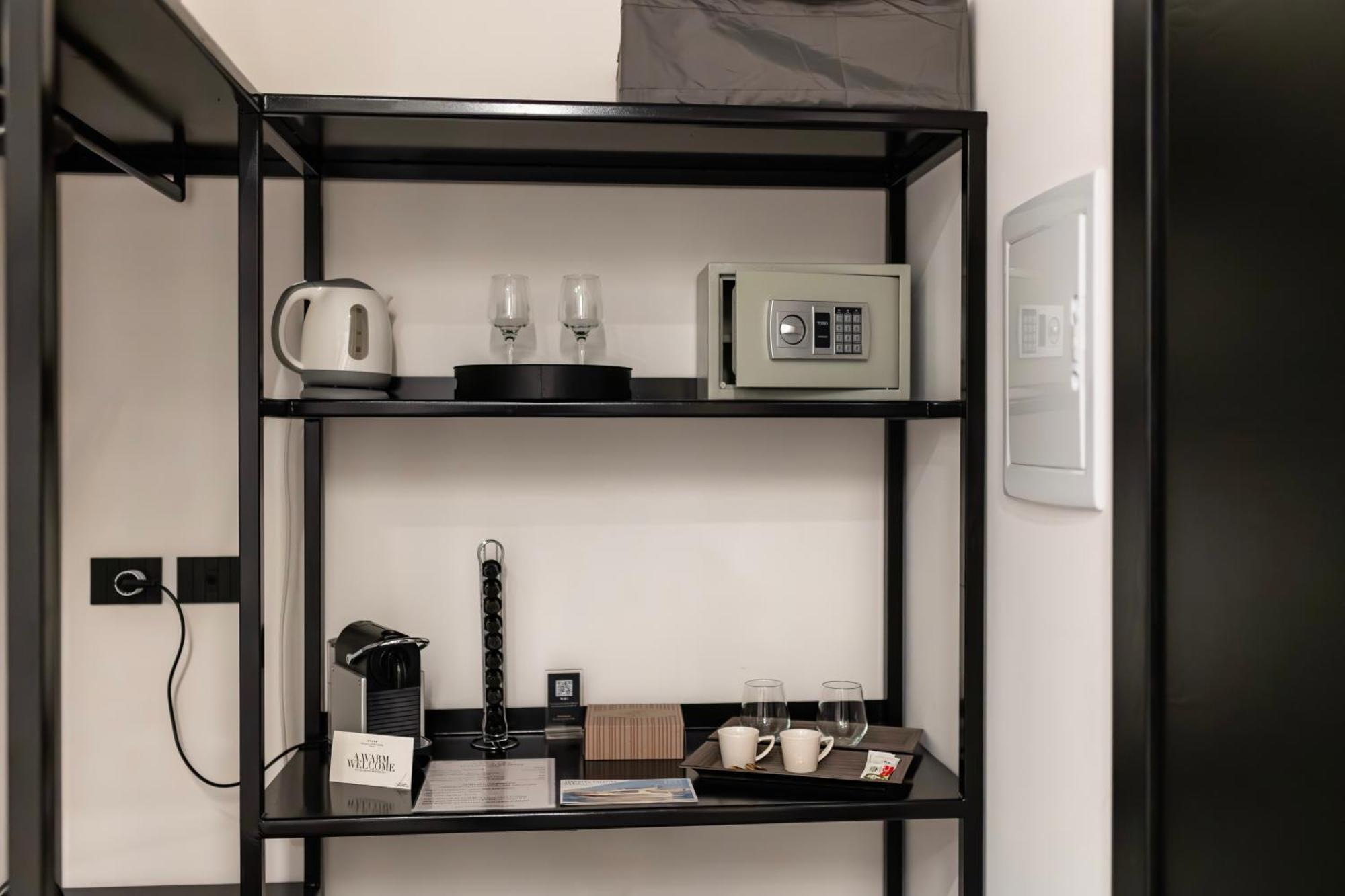 Luxury Suite New Look 莫诺波利 外观 照片