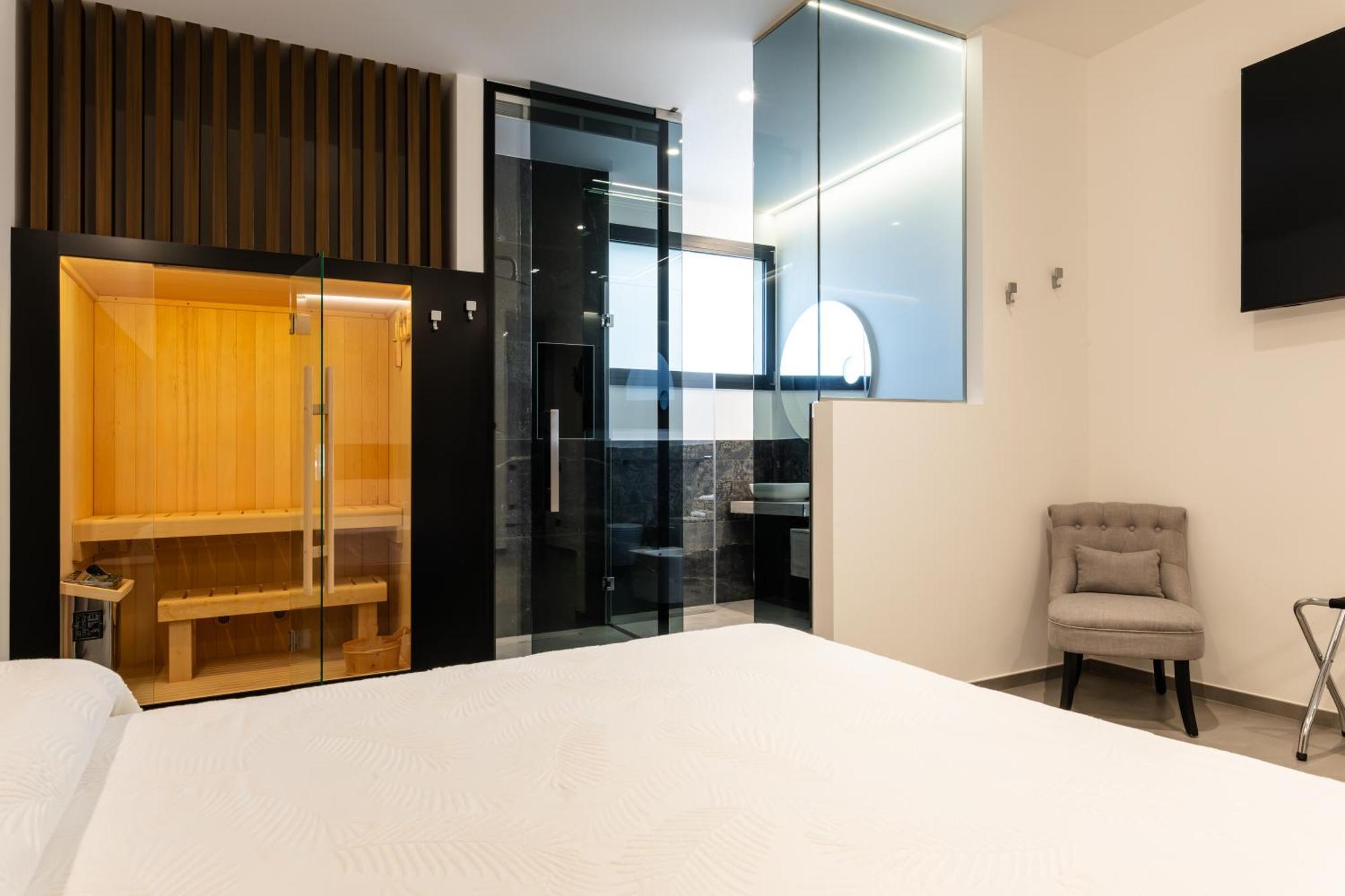 Luxury Suite New Look 莫诺波利 外观 照片